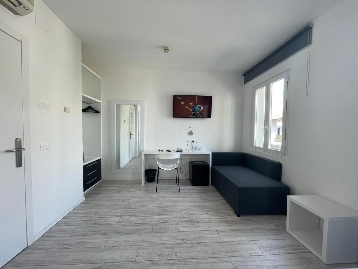 Athena Hotel 3*