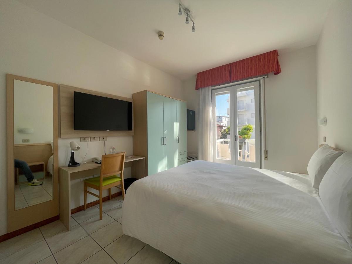 Athena Hotel 3*